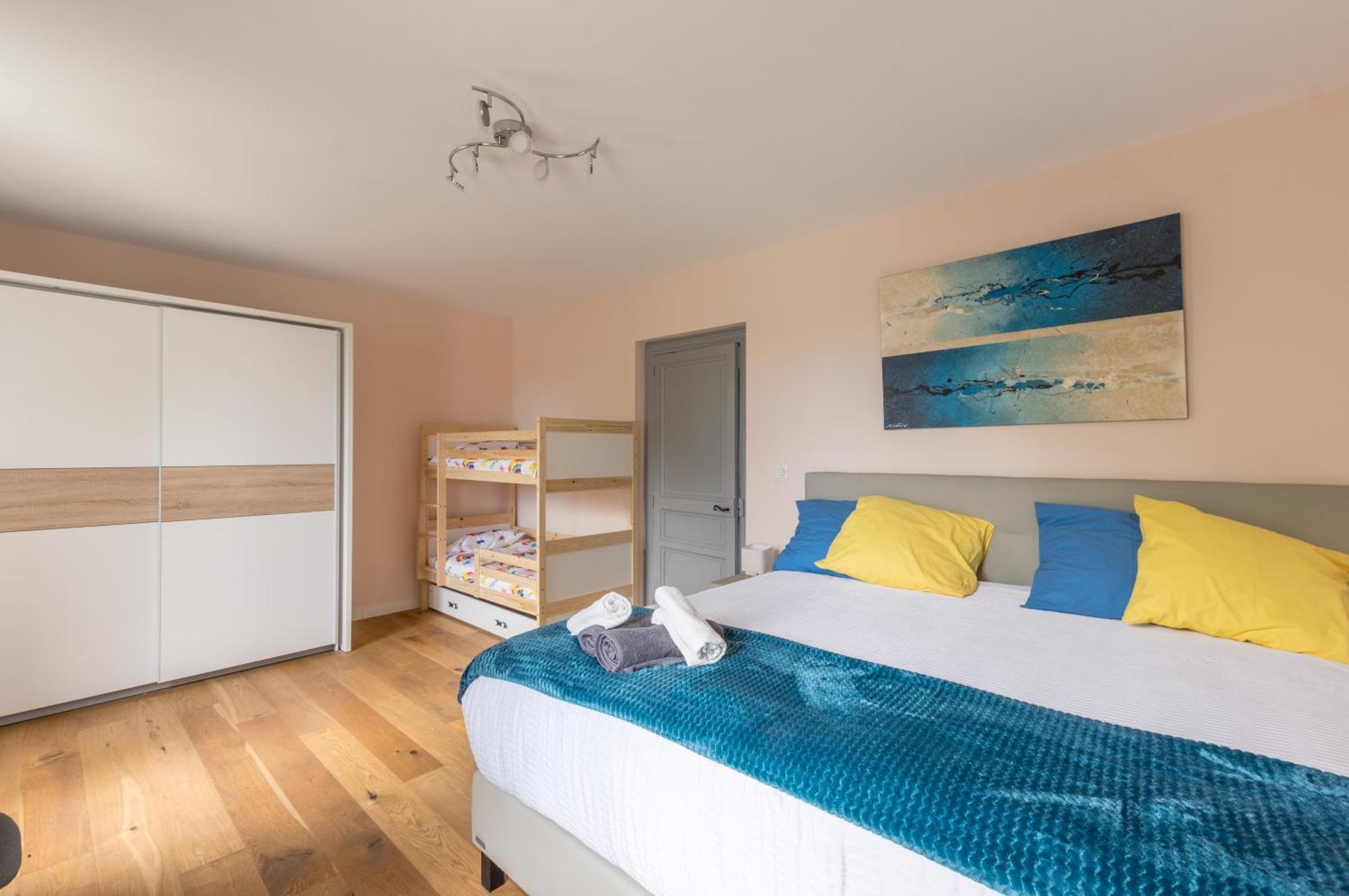 Maison Avec Piscine Location De Vacances Ferme Pedagogique Du Dolmen Le Pouget Εξωτερικό φωτογραφία
